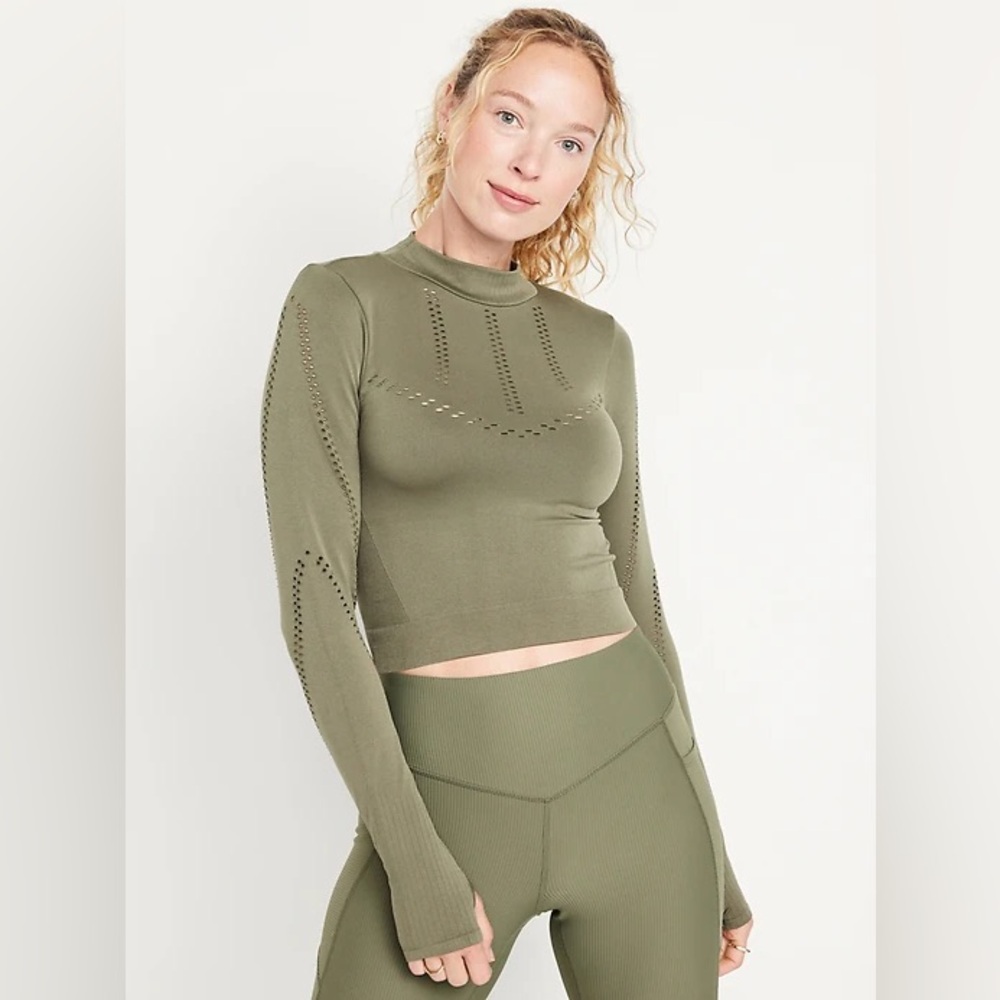 🌼OLD NAVY🌼 Active Cropped Seamless Workout Top, Size M